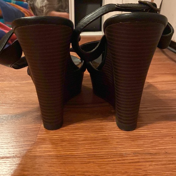 Candies wedges, comfortable and worn once. - Picture 4 of 4